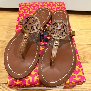 Tory Burch Gabriel Flat Thong Veg Leather size 7.5 US